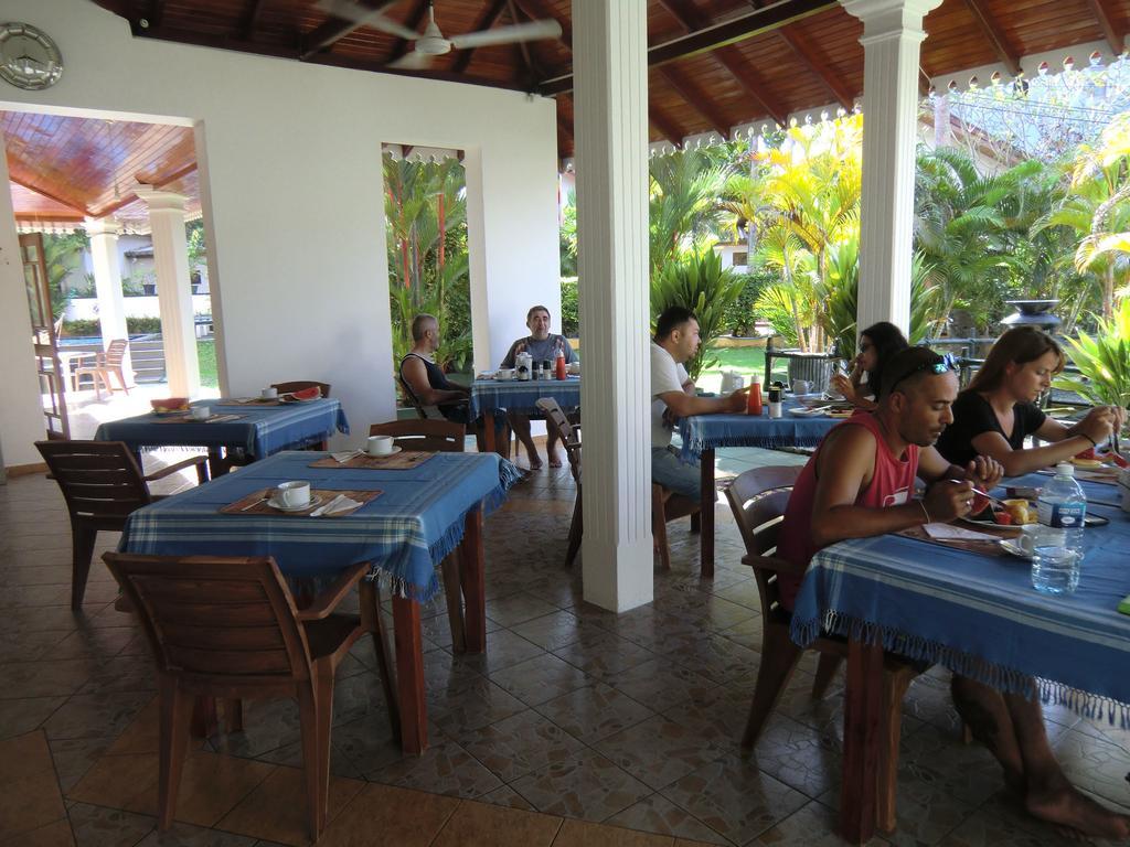 The Oasis Villa Hikkaduwa Exterior foto